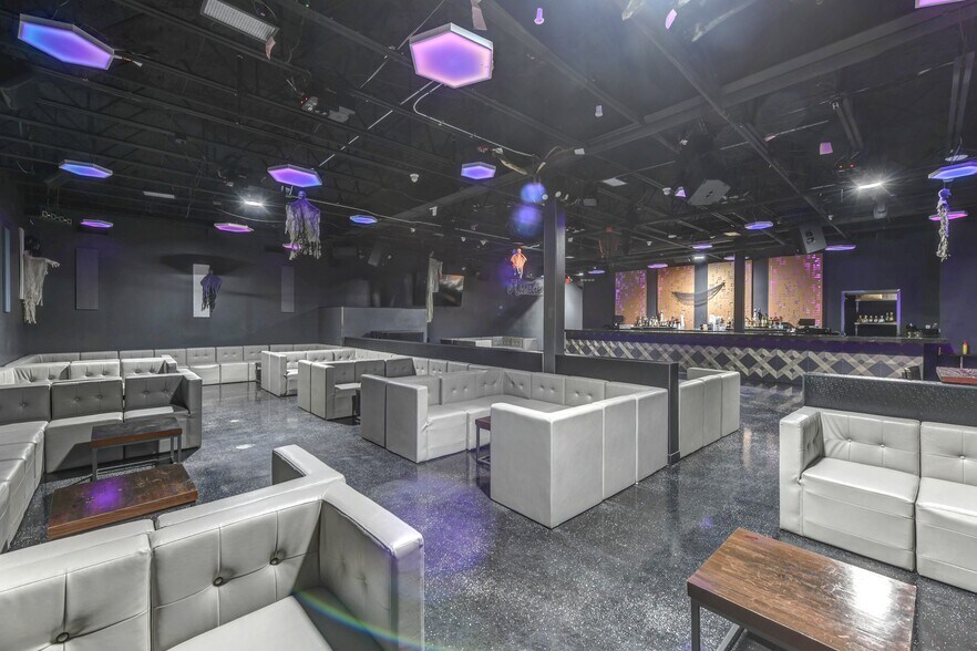 More Photos Of 18409 S Halsted St, Glenwood Storefront For Sale