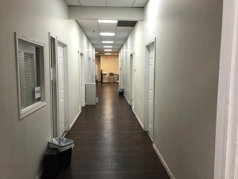 More Photos Of 206 Terminal Dr, Plainview Research And Development For Sale