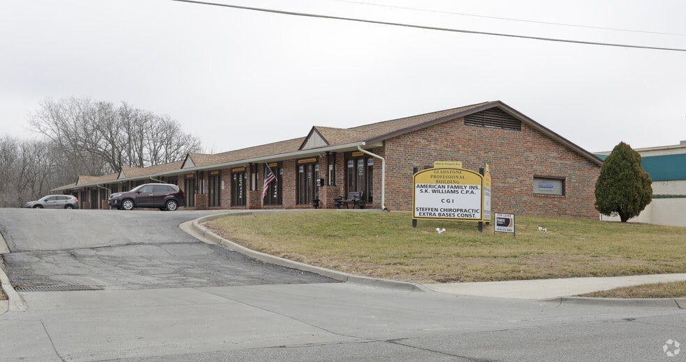 Primary Photo Of 6505 N Prospect Ave, Gladstone Office For Sale