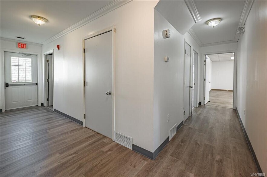 More Photos Of 6115 1st St, Newfane Office For Sale