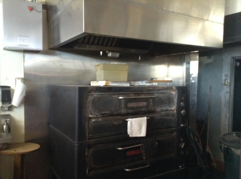 More Photos Of 163 S Ramona Blvd, San Jacinto Convenience Store For Sale