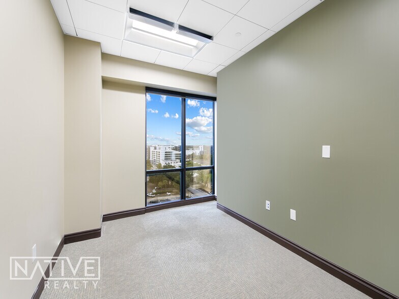 More Photos Of 1909 Tyler St, Hollywood Office For Lease