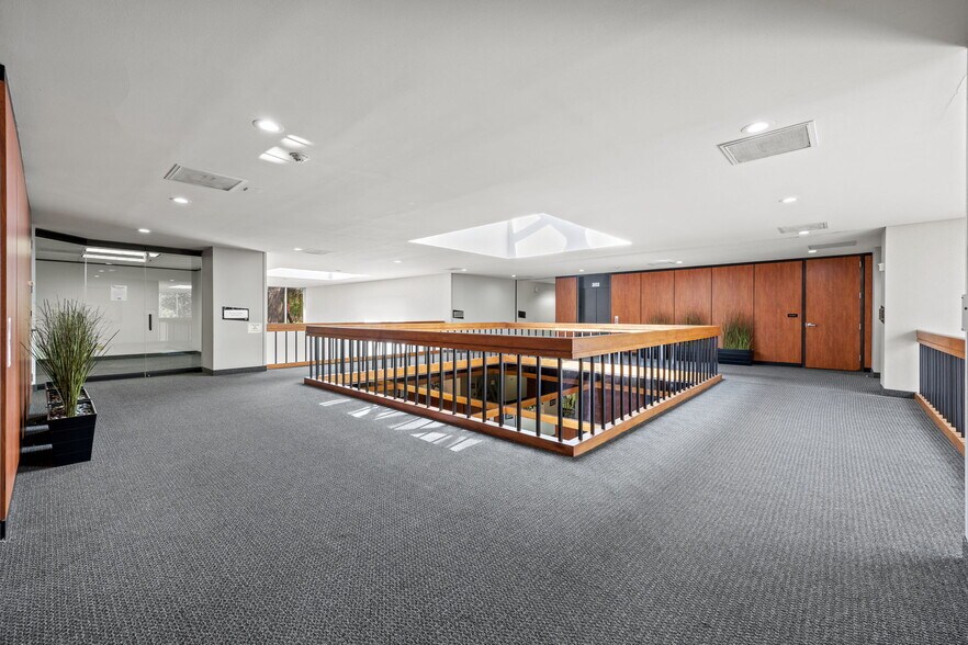 More Photos Of 4545 Fuller Dr, Irving Office Residential For Lease