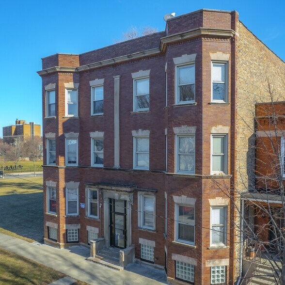 More Photos Of , Chicago Multifamily For Sale