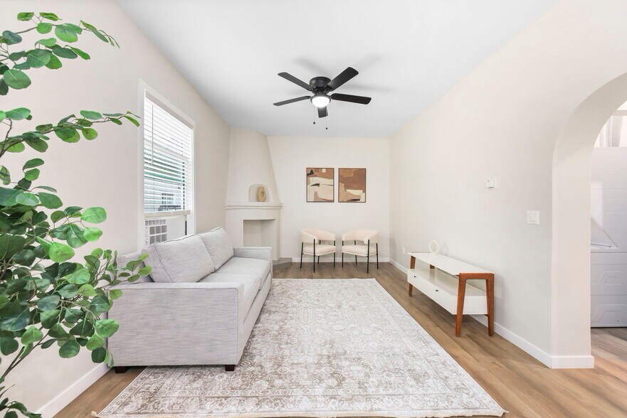 More Photos Of 1827 E 4th St, Long Beach Apartments For Sale