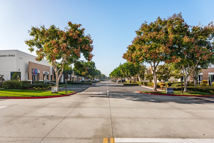 More Photos Of 3133 Tiger Run Ct, Carlsbad Light Manufacturing For Lease