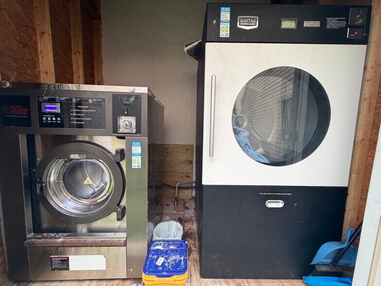 More Photos Of 402 Hyde Park Blvd, Houston Multifamily For Sale