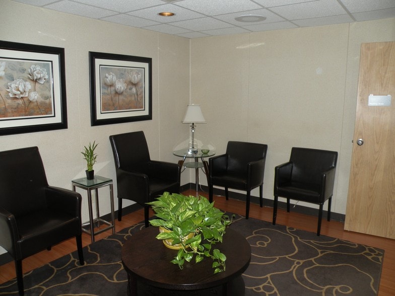 More Photos Of 68 W Cedar St, Poughkeepsie Medical For Lease