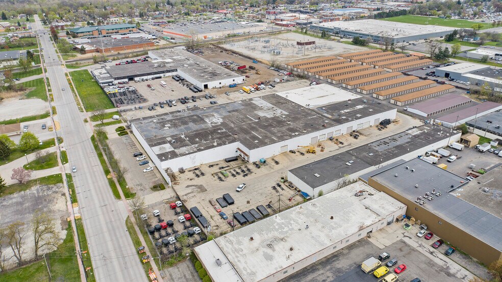 More Photos Of 2727 S Beech Daly Rd, Dearborn Heights Warehouse For Sale