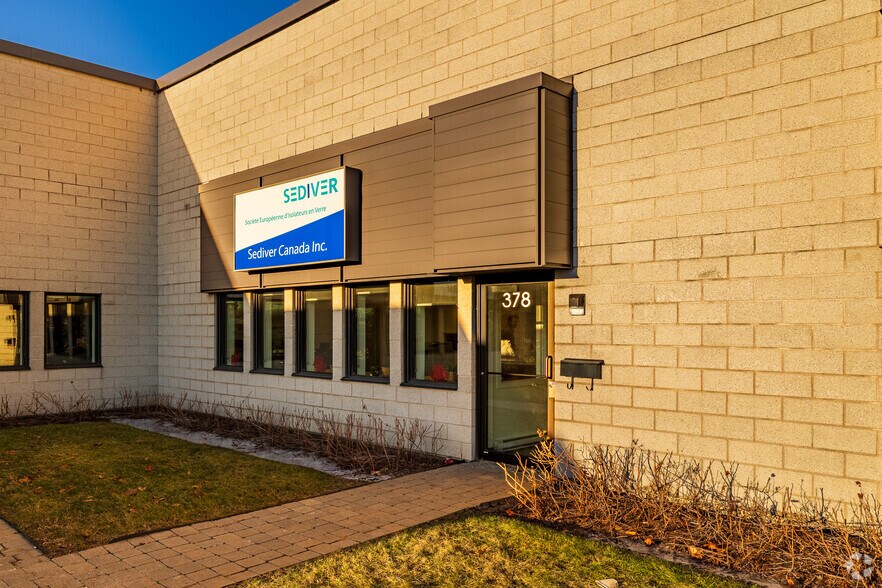 More Photos Of 350-390 Rue Mcarthur, Saint-Laurent Warehouse For Lease