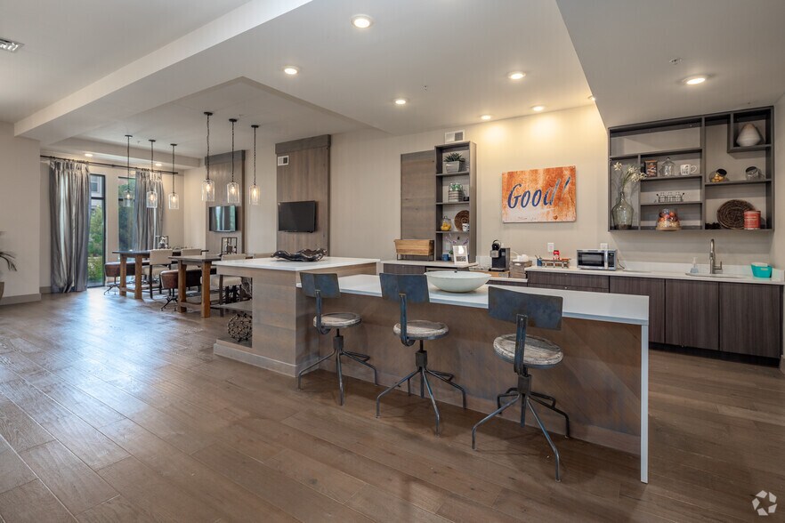 More Photos Of 130 Cinema Dr, Hendersonville Apartments For Lease