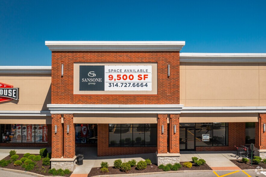 More Photos Of 12101-12153 Manchester Rd, Des Peres General Retail For Lease