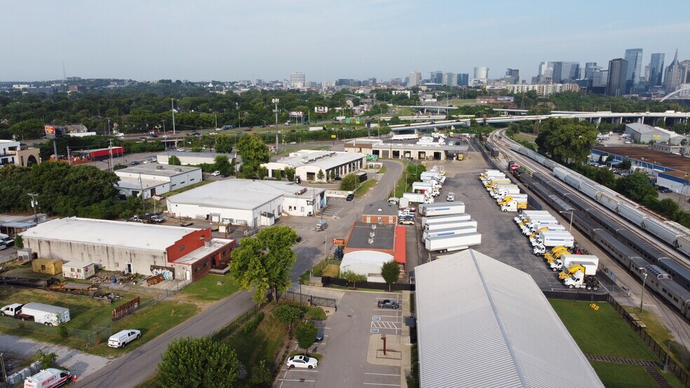 More Photos Of 231 Willow St, Nashville Flex For Lease