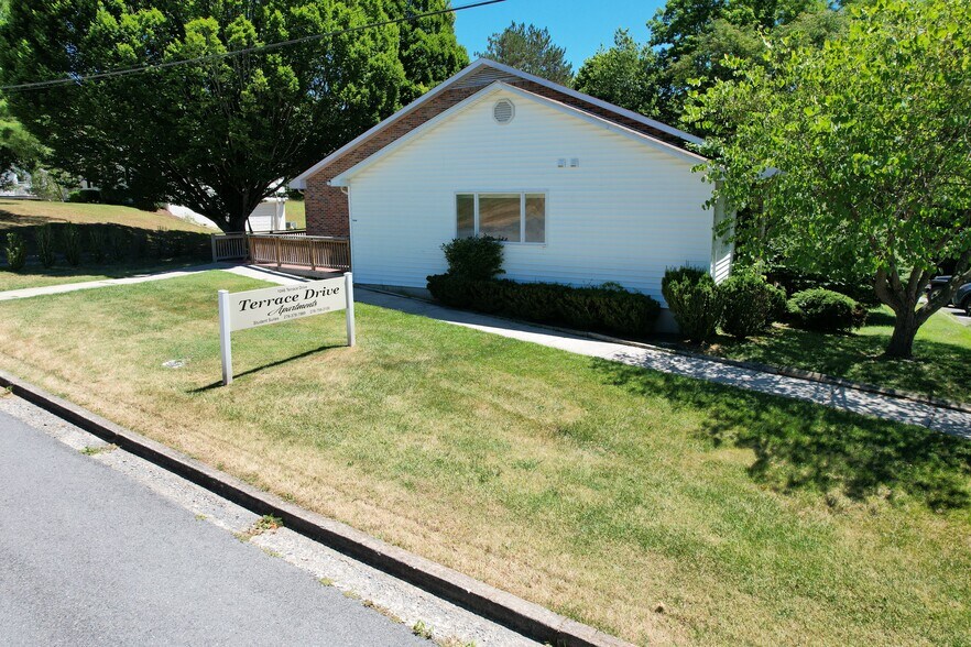 More Photos Of 1046 Terrace Dr, Marion Flex For Sale