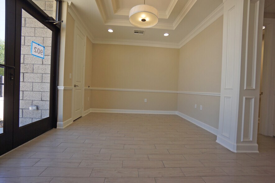 More Photos Of 12440 Emily Ct, Sugar Land Medical For Lease
