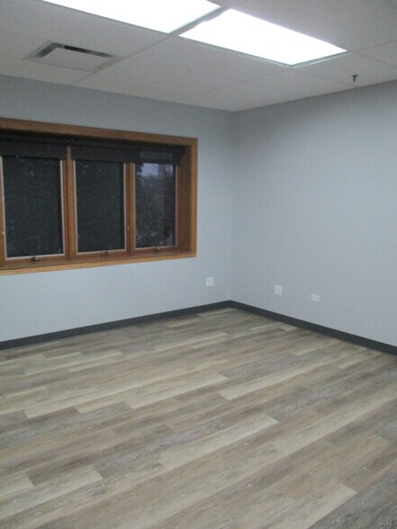More Photos Of 1455 S Barrington Rd, Barrington Self Storage For Lease