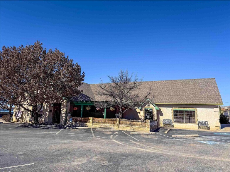 More Photos Of 2203 1st St, Alamogordo General Retail For Sale