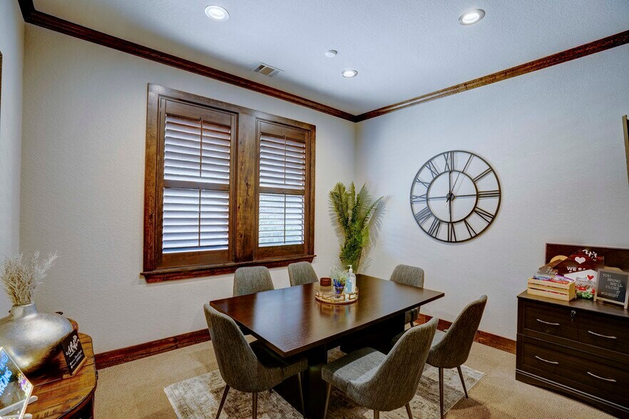 More Photos Of 9125 Belshire Dr, North Richland Hills Office For Lease