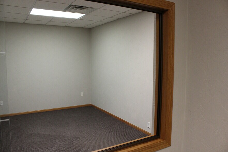 More Photos Of 1521 Randolph Rd, Janesville Medical For Lease