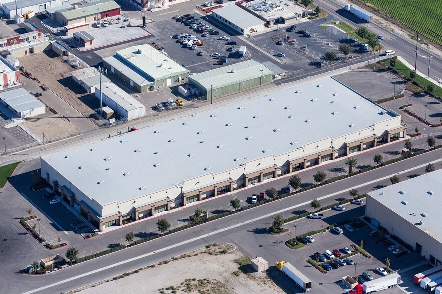 More Photos Of 2301 W Louise Ave, Manteca Distribution For Lease