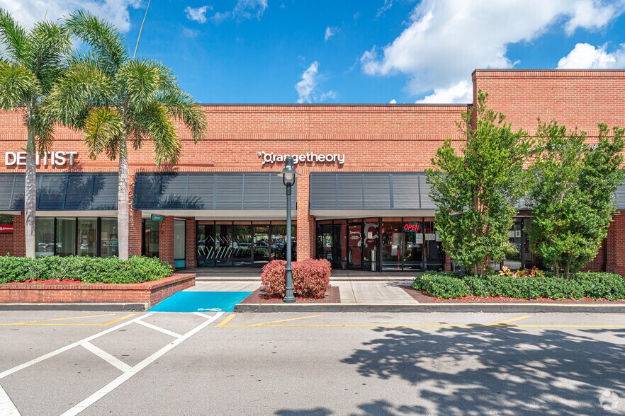 More Photos Of 1110-1392 Weston Rd, Weston Unknown For Lease