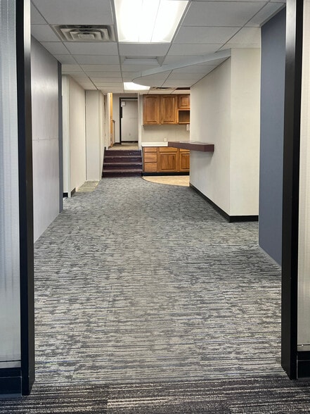 More Photos Of 1250 N Zane Ave, Golden Valley Manufacturing For Sale