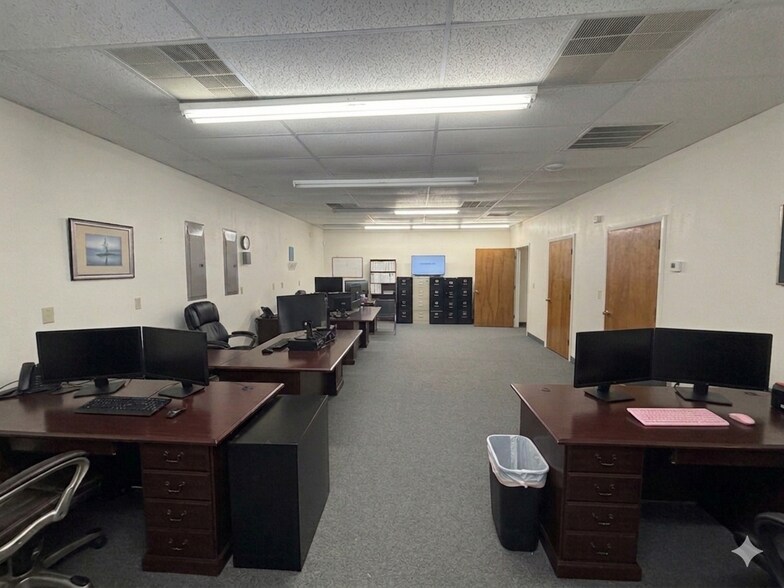 More Photos Of 5502 Burnham Dr, Corpus Christi Loft Creative Space For Lease