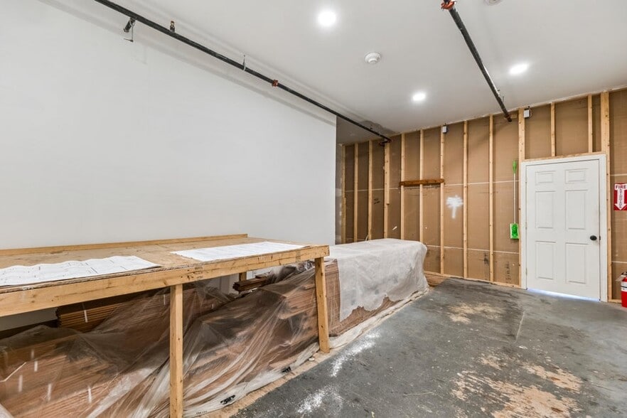 More Photos Of 367 Main St, Rockland Storefront For Sale