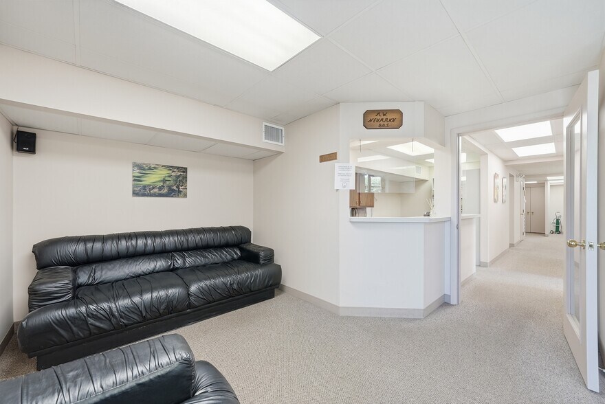 More Photos Of 8265 S Archer Ave, Willow Springs Medical For Sale