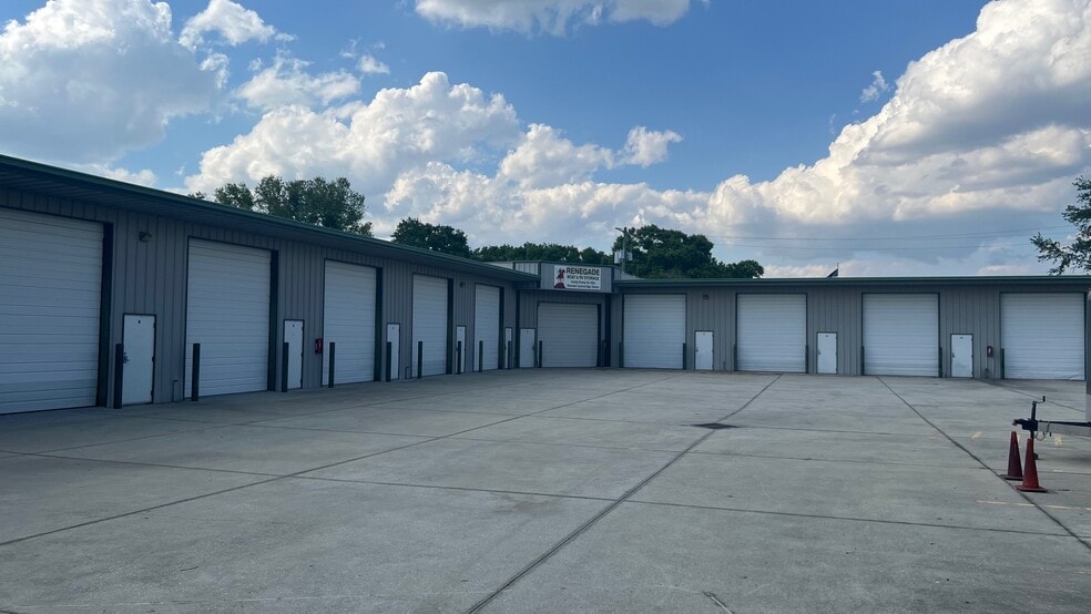 Primary Photo Of 5450 Commercial Blvd, Winter Haven Distribution For Lease