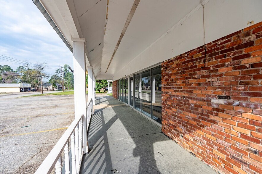 More Photos Of 1080 Johnson St SE, Dawson Specialty For Sale