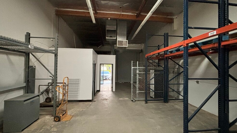 More Photos Of 21352 Nordhoff St, Chatsworth Light Manufacturing For Sale