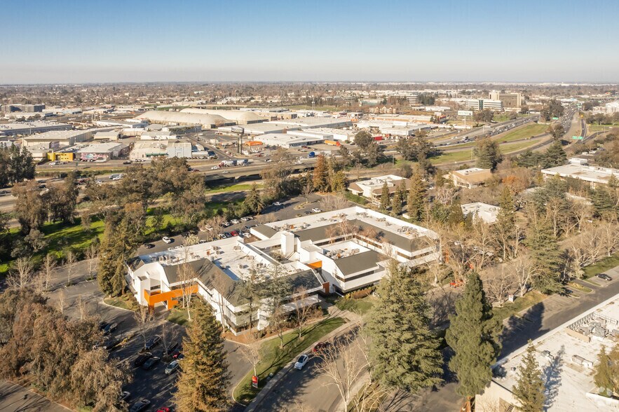 More Photos Of 1451 River Park Dr, Sacramento Office For Lease