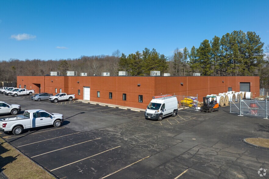 More Photos Of 7115 Standard Dr, Hanover Service For Sale