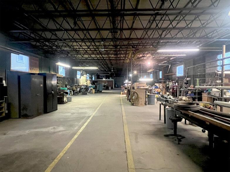 More Photos Of 1040 W 12th St, Erie Manufacturing For Sale