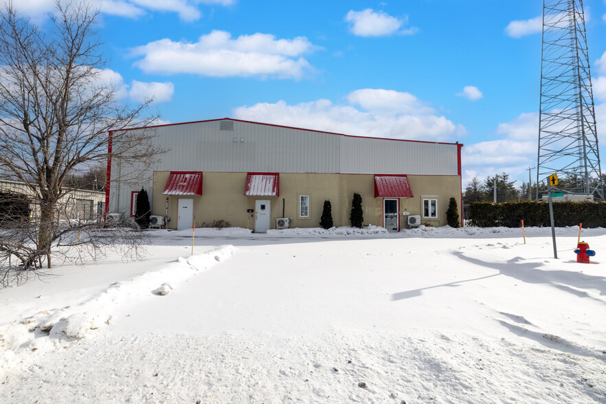 Primary Photo Of 103-103A Rue Huot, Notre-Dame-de-l'Île-Perrot Warehouse For Sale