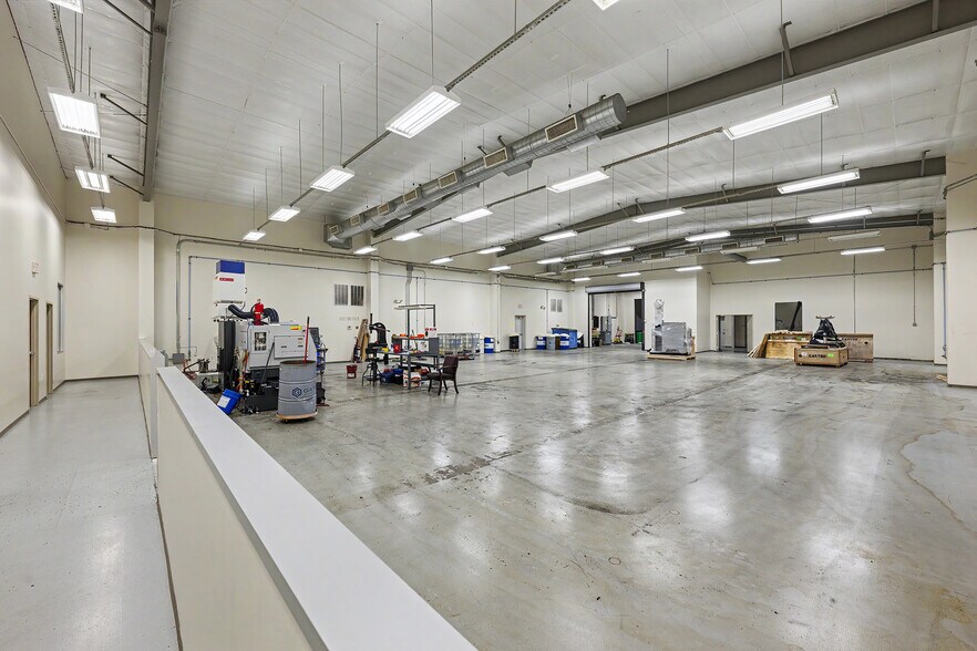 More Photos Of 519 Rankin Park N, Houston Warehouse For Lease