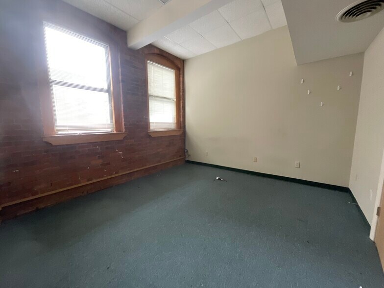 More Photos Of 34 Depot St, Pittsfield Medical For Lease