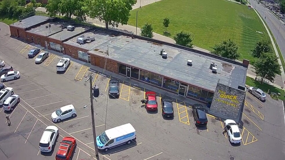 More Photos Of 5210-5214 N Dixie Dr, Dayton Freestanding For Lease