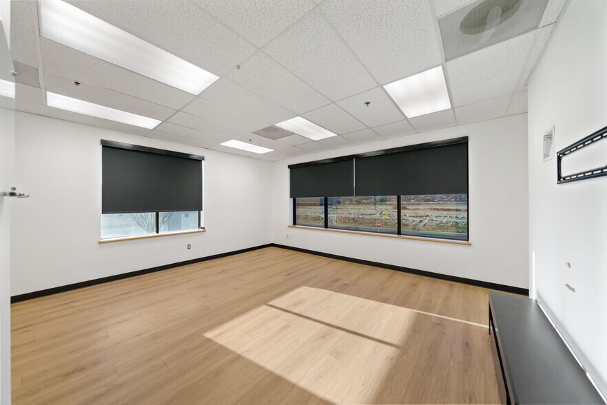 More Photos Of 25843 Jefferson Ave, Murrieta Light Distribution For Sale