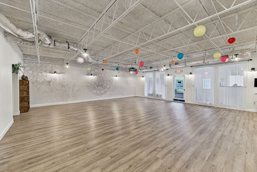 More Photos Of 3400 NE 12th Ave, Fort Lauderdale Freestanding For Lease