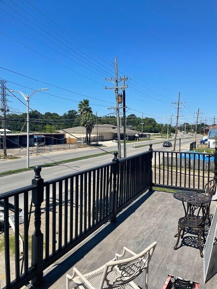 More Photos Of 4701 Downman Rd, New Orleans Bar For Lease