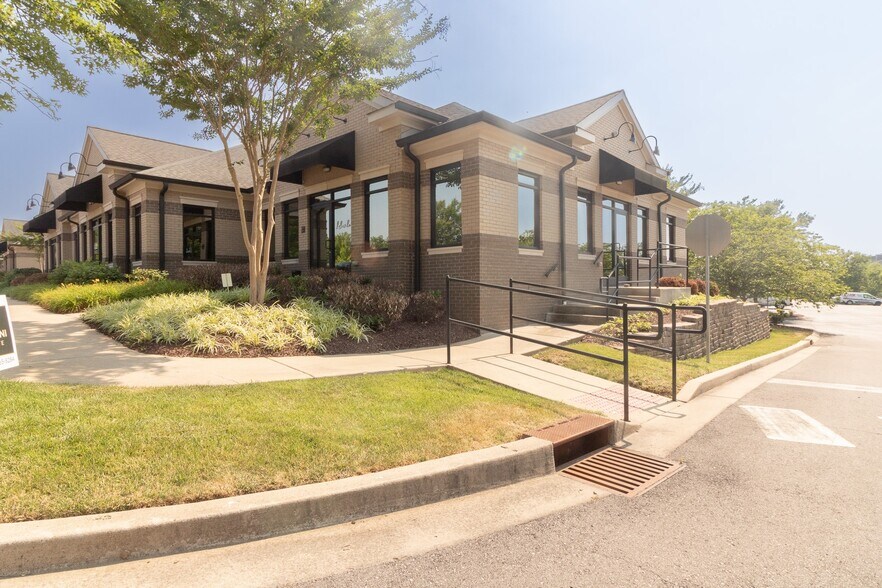 More Photos Of 174 Saundersville Rd, Hendersonville Medical For Sale