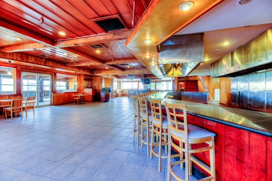 More Photos Of 2214 Mangum Rd, Houston Storefront Retail Office For Lease