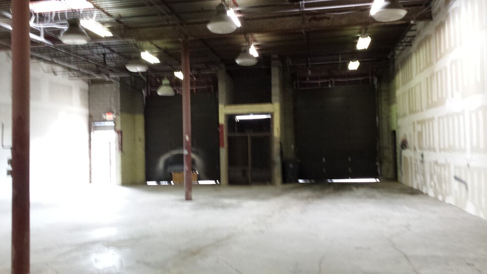 More Photos Of 8000-8032 Fernham Ln, Forestville Warehouse For Lease