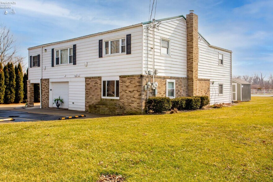 More Photos Of 5414 Homegardner Rd, Castalia Apartments For Sale