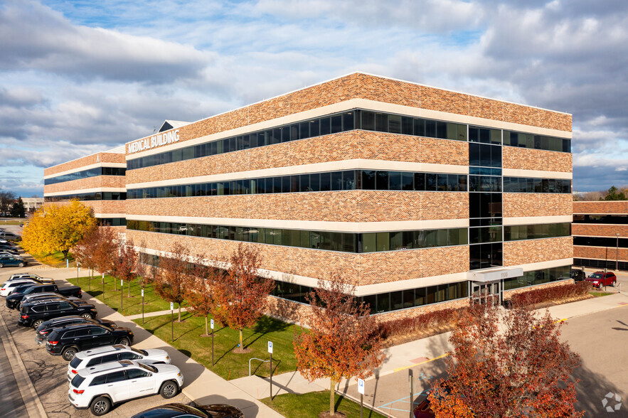 Primary Photo Of 1135 W University Dr, Rochester Hills Medical For Lease