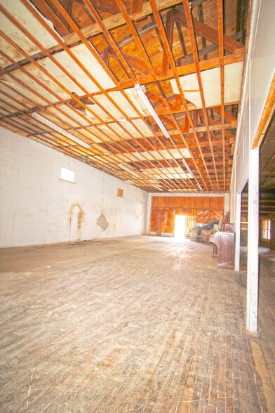 More Photos Of 199 W Main St, Superior Storefront For Sale