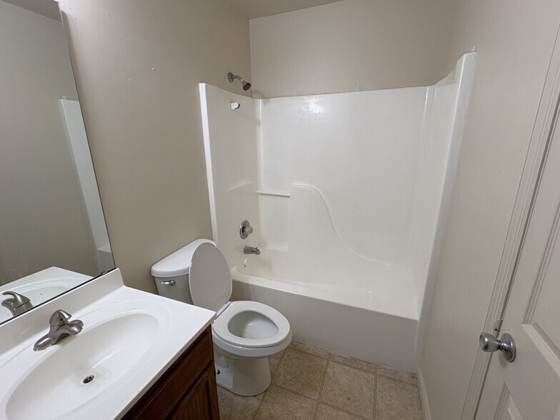 More Photos Of 611-617 Palisades Dr, Pacific Apartments For Sale