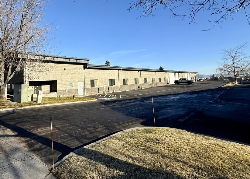Primary Photo Of 62968 Layton Ave, Bend Service For Lease